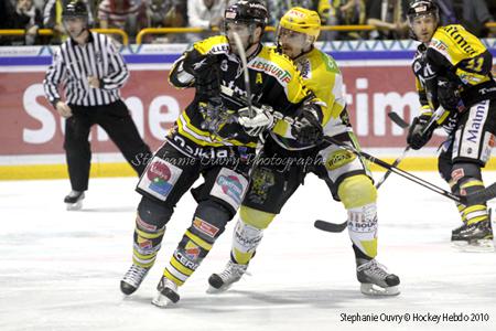 Photo hockey Ligue Magnus - LM playoffs : finale, match 1 : Rouen vs Strasbourg - Rouen maître chez lui. Photo hockey Ligue Magnus - LM playoffs : finale, match 1 : Rouen vs Strasbourg - Rouen maître chez lui.