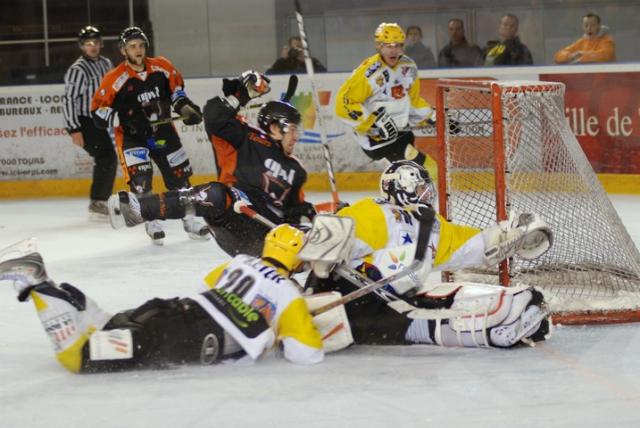 Photo hockey Ligue Magnus - Play-off : 1er tour, match 1 : Tours vs Strasbourg - Logique respectée Photo hockey Ligue Magnus - Play-off : 1er tour, match 1 : Tours vs Strasbourg - Logique respectée