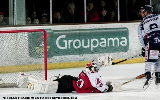 Photo hockey Ligue Magnus - Play-off Ligue Magnus : 1/2 de finale, match 1 : Briançon vs Angers - Briançon prend l\ Photo hockey Ligue Magnus - Play-off Ligue Magnus : 1/2 de finale, match 1 : Briançon vs Angers - Briançon prend l\