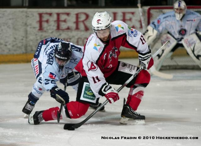 Photo hockey Ligue Magnus - Play-off Ligue Magnus : 1/2 de finale, match 1 : Briançon vs Angers - Briançon prend l\ Photo hockey Ligue Magnus - Play-off Ligue Magnus : 1/2 de finale, match 1 : Briançon vs Angers - Briançon prend l\
