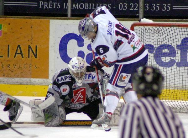 Photo hockey Ligue Magnus - Play-off Ligue Magnus : 1/4 de finale, match 1 : Amiens  vs Grenoble  - La première aux Brûleurs