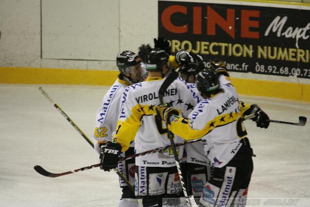 Photo hockey Ligue Magnus - Play-off Ligue Magnus : 1/4 de finale, match 3 : Chamonix  vs Rouen - Les Dragons en feu à Chamonix !
