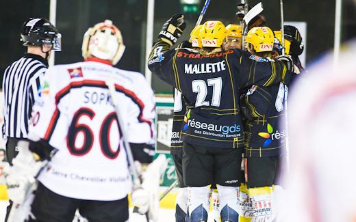 Photo hockey Ligue Magnus - Play-off Ligue Magnus : 1/4 de finale, match 3 : Strasbourg vs Briançon - Avec les tripes Photo hockey Ligue Magnus - Play-off Ligue Magnus : 1/4 de finale, match 3 : Strasbourg vs Briançon - Avec les tripes