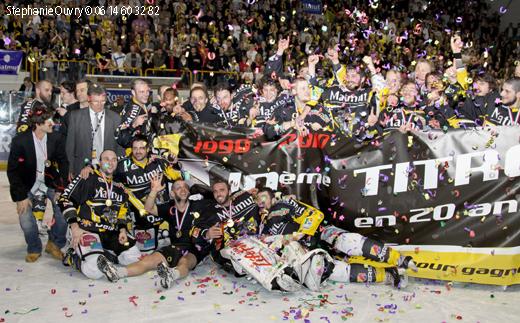 Photo hockey Ligue Magnus - Play-off Ligue Magnus : finale, match 5 : Rouen vs Angers  - Rouen : Une dizième à l