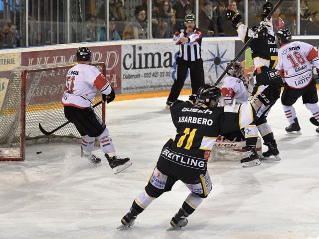 Photo hockey Suisse - Swiss League - Suisse - Swiss League : Ajoie (HC Ajoie) - NLB: Ajoie fait le break et mène 2-0 Photo hockey Suisse - Swiss League - Suisse - Swiss League : Ajoie (HC Ajoie) - NLB: Ajoie fait le break et mène 2-0