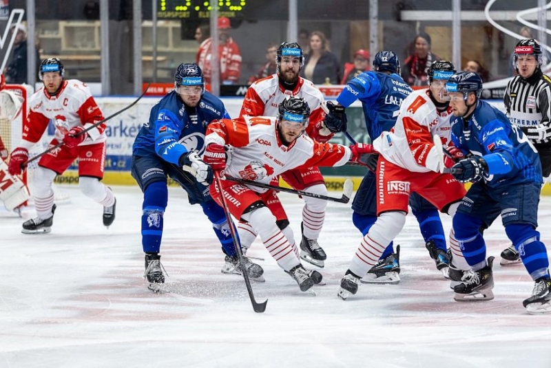 Photo hockey TELH - Tipsport Extraliga LednÃho Hokeje - TELH - Tipsport Extraliga LednÃho Hokeje - TELH : Chef indien Photo hockey TELH - Tipsport Extraliga LednÃho Hokeje - TELH - Tipsport Extraliga LednÃho Hokeje - TELH : Chef indien