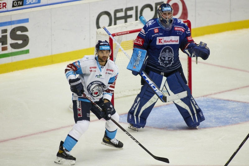 Photo hockey TELH - Tipsport Extraliga Ledního Hokeje - TELH - Tipsport Extraliga Ledního Hokeje - TELH : Coqs, Mineurs et Motor devant