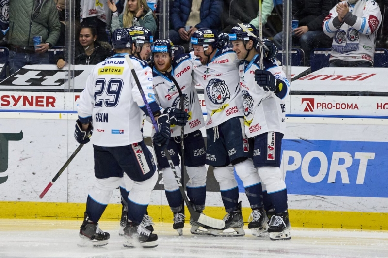 Photo hockey TELH - Tipsport Extraliga LednÃho Hokeje - TELH - Tipsport Extraliga LednÃho Hokeje - TELH : Fin de saison et record Photo hockey TELH - Tipsport Extraliga LednÃho Hokeje - TELH - Tipsport Extraliga LednÃho Hokeje - TELH : Fin de saison et record