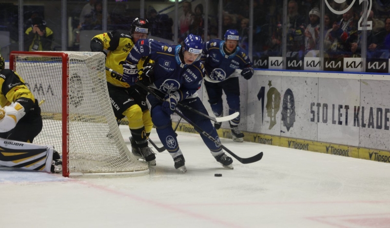 Photo hockey TELH - Tipsport Extraliga LednÃho Hokeje - TELH - Tipsport Extraliga LednÃho Hokeje - TELH : Impitoyable leader Photo hockey TELH - Tipsport Extraliga LednÃho Hokeje - TELH - Tipsport Extraliga LednÃho Hokeje - TELH : Impitoyable leader