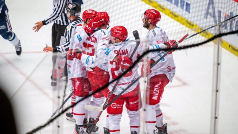 Photo hockey TELH - Tipsport Extraliga LednÃho Hokeje - TELH - Tipsport Extraliga LednÃho Hokeje - TELH : Le dragon sort de son oeuf Photo hockey TELH - Tipsport Extraliga LednÃho Hokeje - TELH - Tipsport Extraliga LednÃho Hokeje - TELH : Le dragon sort de son oeuf
