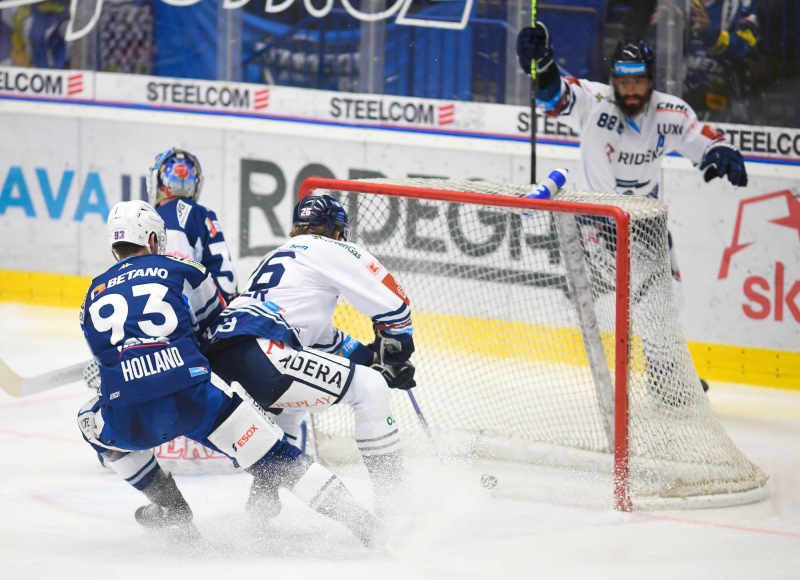 Photo hockey TELH - Tipsport Extraliga LednÃho Hokeje - TELH - Tipsport Extraliga LednÃho Hokeje - TELH : Le tandem du sommet frappe Photo hockey TELH - Tipsport Extraliga LednÃho Hokeje - TELH - Tipsport Extraliga LednÃho Hokeje - TELH : Le tandem du sommet frappe