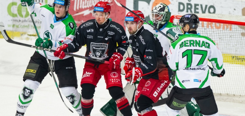 Photo hockey TELH - Tipsport Extraliga LednÃho Hokeje - TELH - Tipsport Extraliga LednÃho Hokeje - TELH : Les lions se mangent entre eux Photo hockey TELH - Tipsport Extraliga LednÃho Hokeje - TELH - Tipsport Extraliga LednÃho Hokeje - TELH : Les lions se mangent entre eux