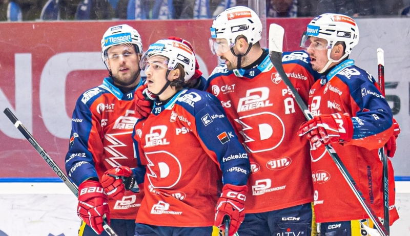 Photo hockey TELH - Tipsport Extraliga LednÃho Hokeje - TELH - Tipsport Extraliga LednÃho Hokeje - TELH : Nouveau premier Photo hockey TELH - Tipsport Extraliga LednÃho Hokeje - TELH - Tipsport Extraliga LednÃho Hokeje - TELH : Nouveau premier