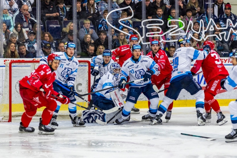 Photo hockey TELH - Tipsport Extraliga Ledního Hokeje - TELH - Tipsport Extraliga Ledního Hokeje - TELH : Panne au sommet