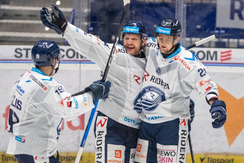 Photo hockey TELH - Tipsport Extraliga Ledního Hokeje - TELH - Tipsport Extraliga Ledního Hokeje - TELH : Panne au sommet