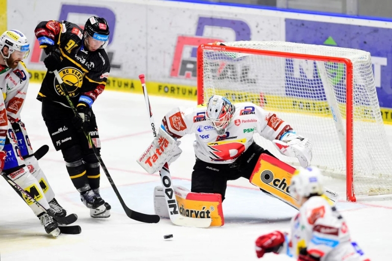 Photo hockey TELH - Tipsport Extraliga LednÃho Hokeje - TELH - Tipsport Extraliga LednÃho Hokeje - TELH : Petits scores, importantes victoires Photo hockey TELH - Tipsport Extraliga LednÃho Hokeje - TELH - Tipsport Extraliga LednÃho Hokeje - TELH : Petits scores, importantes victoires