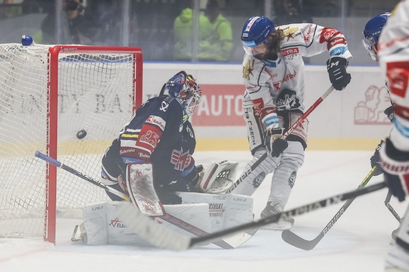Photo hockey TELH - Tipsport Extraliga Ledního Hokeje - TELH - Tipsport Extraliga Ledního Hokeje - TELH : Un seul rebondit