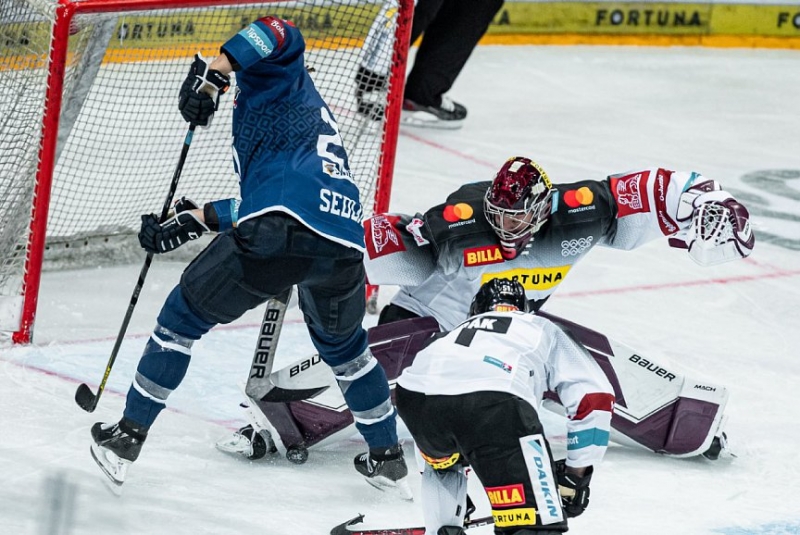 Photo hockey TELH - Tipsport Extraliga Ledního Hokeje - TELH - Tipsport Extraliga Ledního Hokeje - TELH : Derby remporté et nouveau leader
