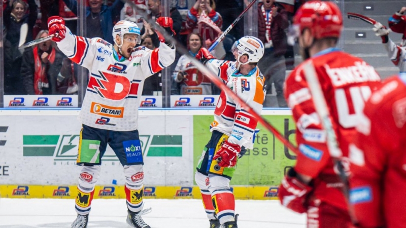 Photo hockey TELH - Tipsport Extraliga Ledního Hokeje - TELH - Tipsport Extraliga Ledního Hokeje - TELH : Le mur se brise