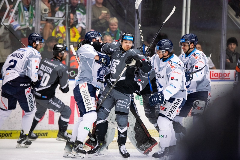 Photo hockey TELH - Tipsport Extraliga Ledního Hokeje - TELH - Tipsport Extraliga Ledního Hokeje - TELH : Sale temps pour les hôtes