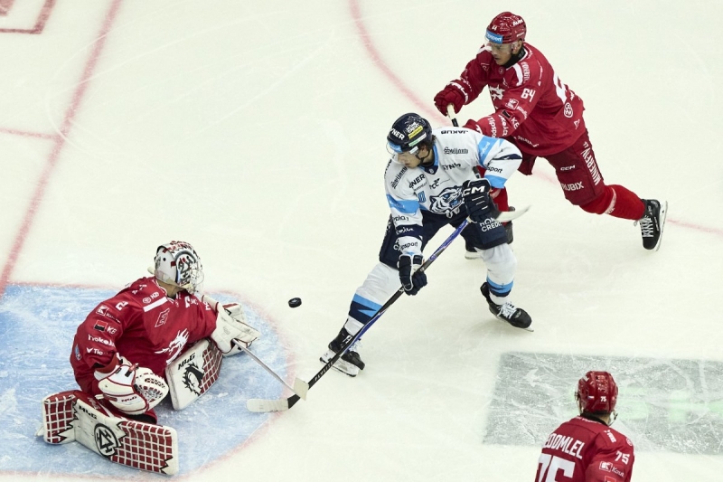Photo hockey TELH - Tipsport Extraliga Ledního Hokeje - TELH - Tipsport Extraliga Ledního Hokeje - TELH : Seul en tête