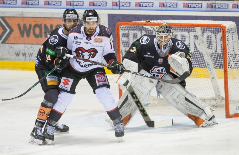 Photo hockey Tipsport Liga - Tipsport Liga - Tipos Extraliga : Le haut arrêté