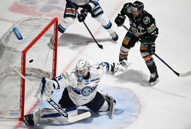 Photo hockey Tipsport Liga - Tipsport Liga - Tipos Extraliga : Les locaux glacés