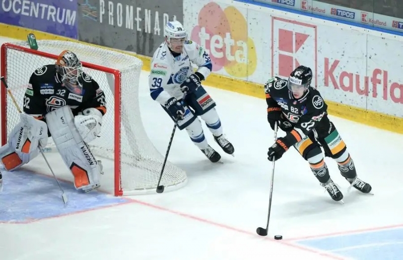 Photo hockey Tipsport Liga - Tipsport Liga - Tipos Extraliga : Solide tôlier