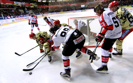 Grenoble remporte la bataille d'Amiens
