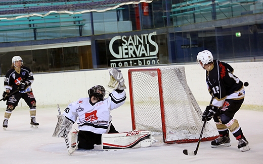 Le HC74 remporte la bataille des powerplays