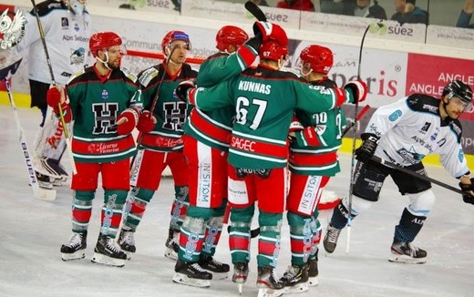Gap s'incline sur la glace d'Anglet