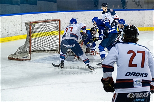 Les Lions mangent les Volants.