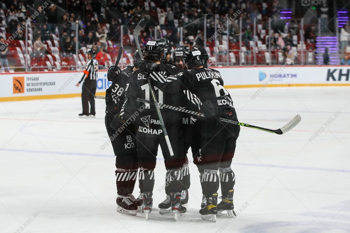 KHL : Un nouveau leader