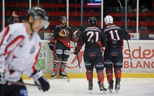 Les Pingouins reprennent leur glisse
