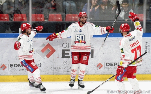 Grenoble passe en quart face à Marseille.