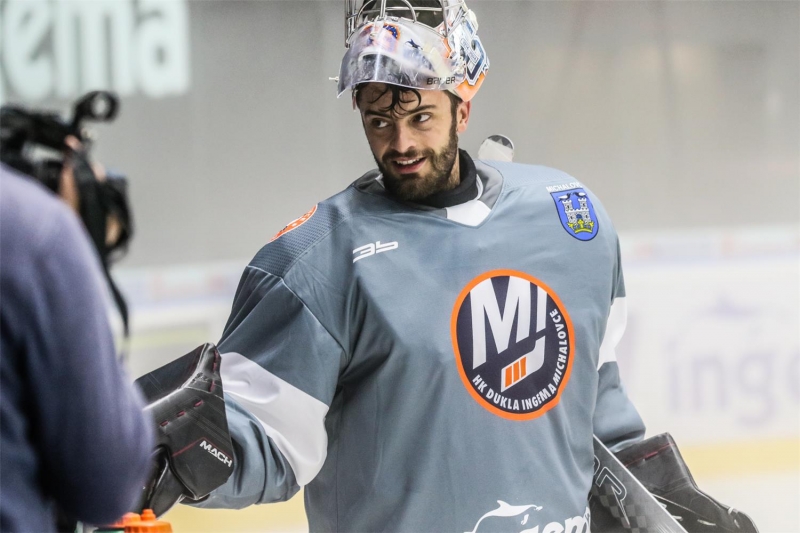 Tipos Extraliga : Julian Junca blanchit