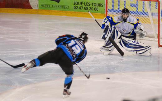 Tours prend la première place
