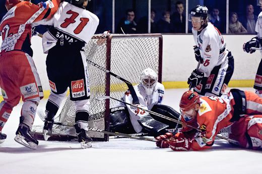 Les Boxers l'emportent aux points