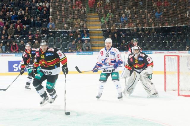 SIHC: Lions' derby en finale