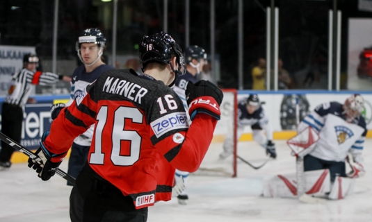 Mitch Marner et Team Canada dominent une pâle Finlande.