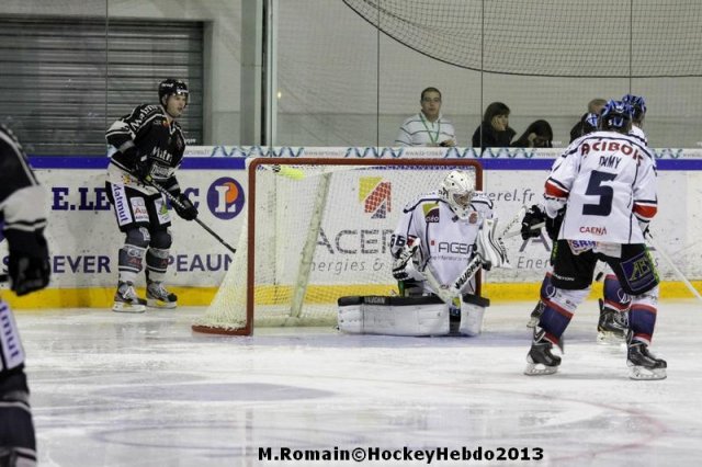 Photo hockey match Rouen - Caen  le 01/10/2013