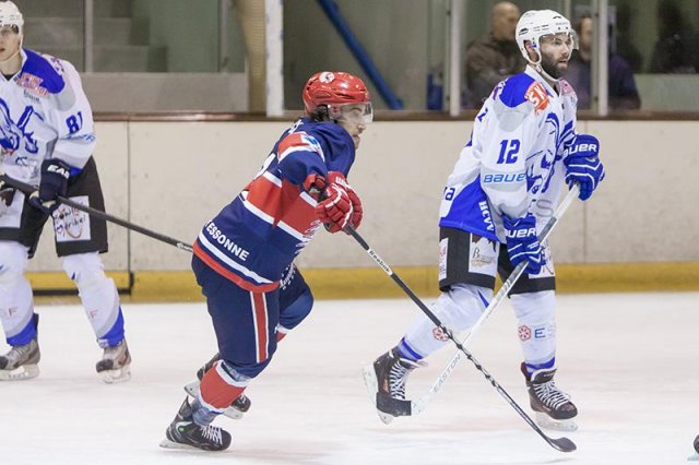 Photo hockey match Evry  - Courchevel-Méribel-Pralognan le 23/11/2013