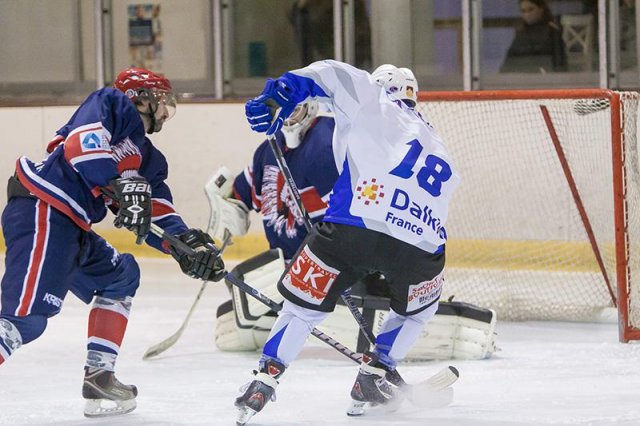 Photo hockey match Evry  - Courchevel-Méribel-Pralognan le 23/11/2013