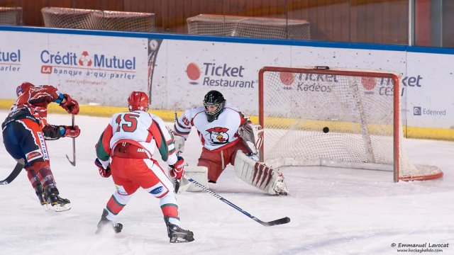 Photo hockey match Lyon - Courbevoie  le 30/11/2013