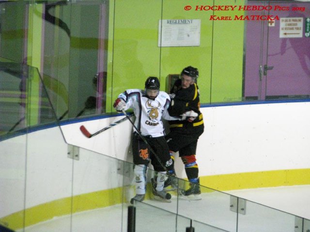 Photo hockey match Besançon - Dammarie-les-Lys le 21/12/2013