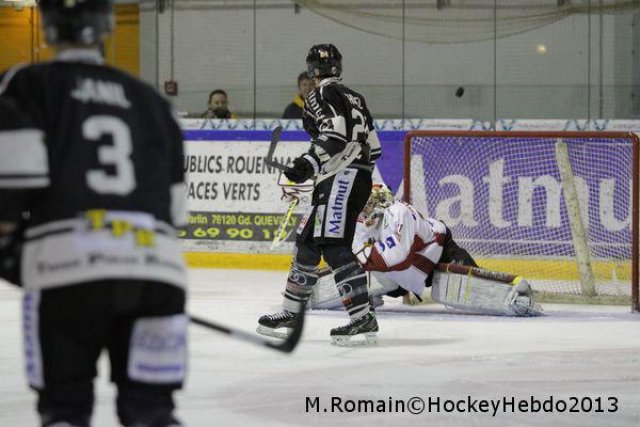 Photo hockey match Rouen - Morzine-Avoriaz le 23/12/2013