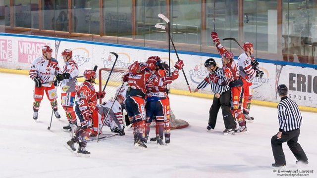 Photo hockey match Lyon - Cholet  le 28/12/2013