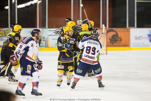 Photo hockey match Strasbourg  - Grenoble  le 04/01/2014