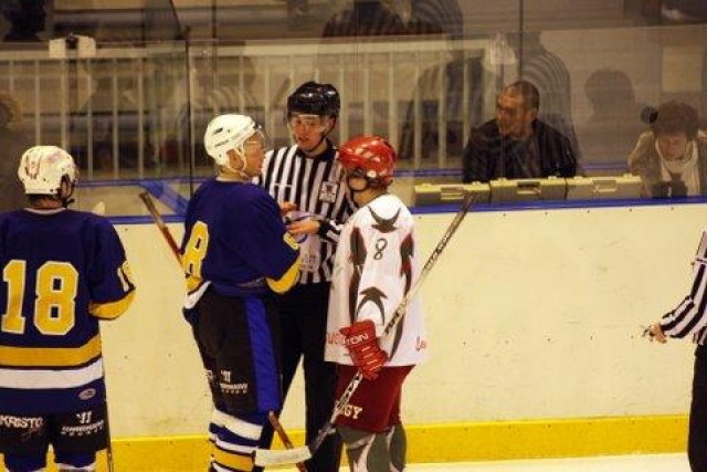 Photo hockey match Garges-lès-Gonesse - Cergy-Pontoise le 11/12/2008
