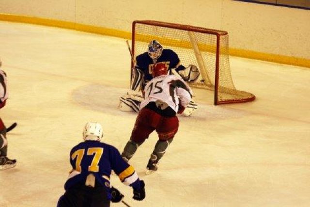 Photo hockey match Garges-lès-Gonesse - Cergy-Pontoise le 11/12/2008